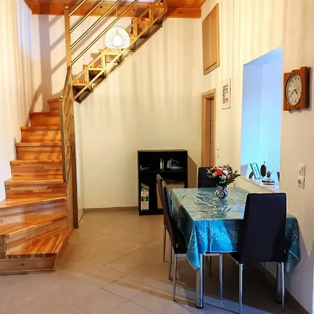 Traditional House In The Centre Of Apartment *