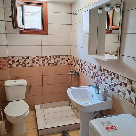 Traditional House In The Centre Of Apartment Kymi