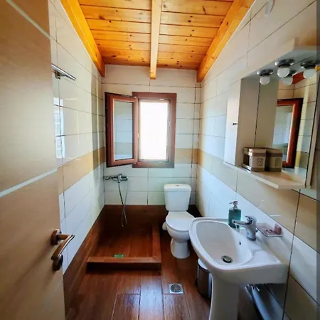 Traditional House In The Centre Of Apartment *