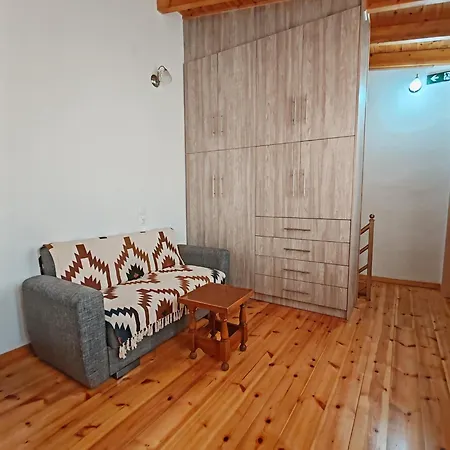 Apartment Traditional House In The Centre Of Kymi